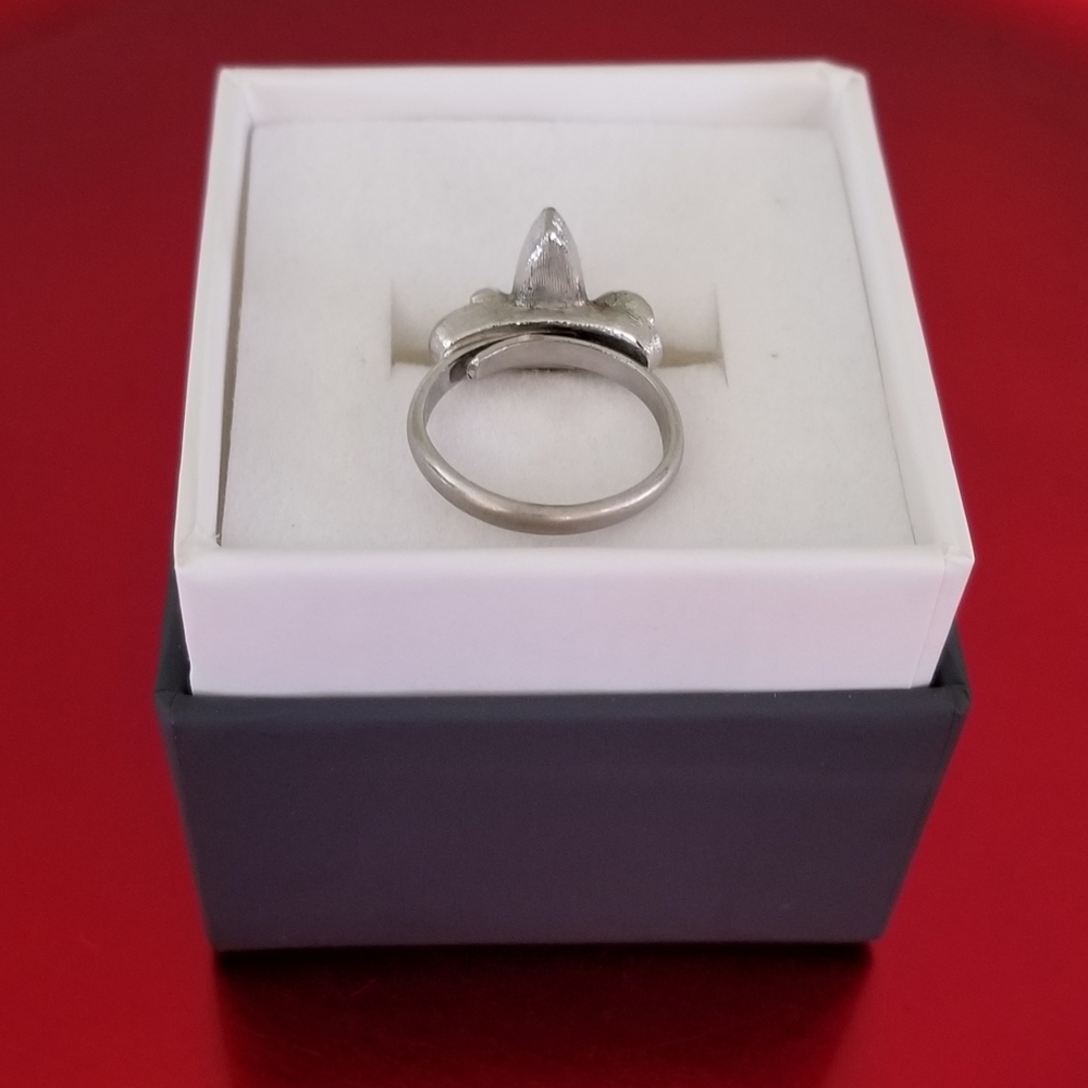 Sarah Coventry "Blue Night" Adjustable Ring With A Blue Rhinestone Marquis - Picture 3 of 5
